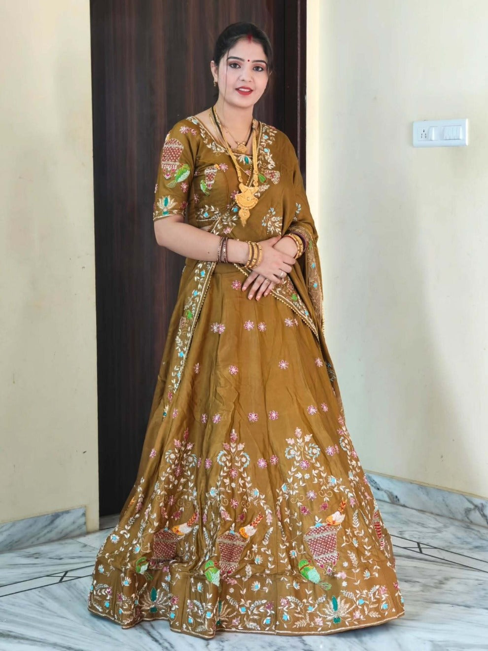 RB beautiful hand work jardosi lehenga in fabrik gaji silk fabrik