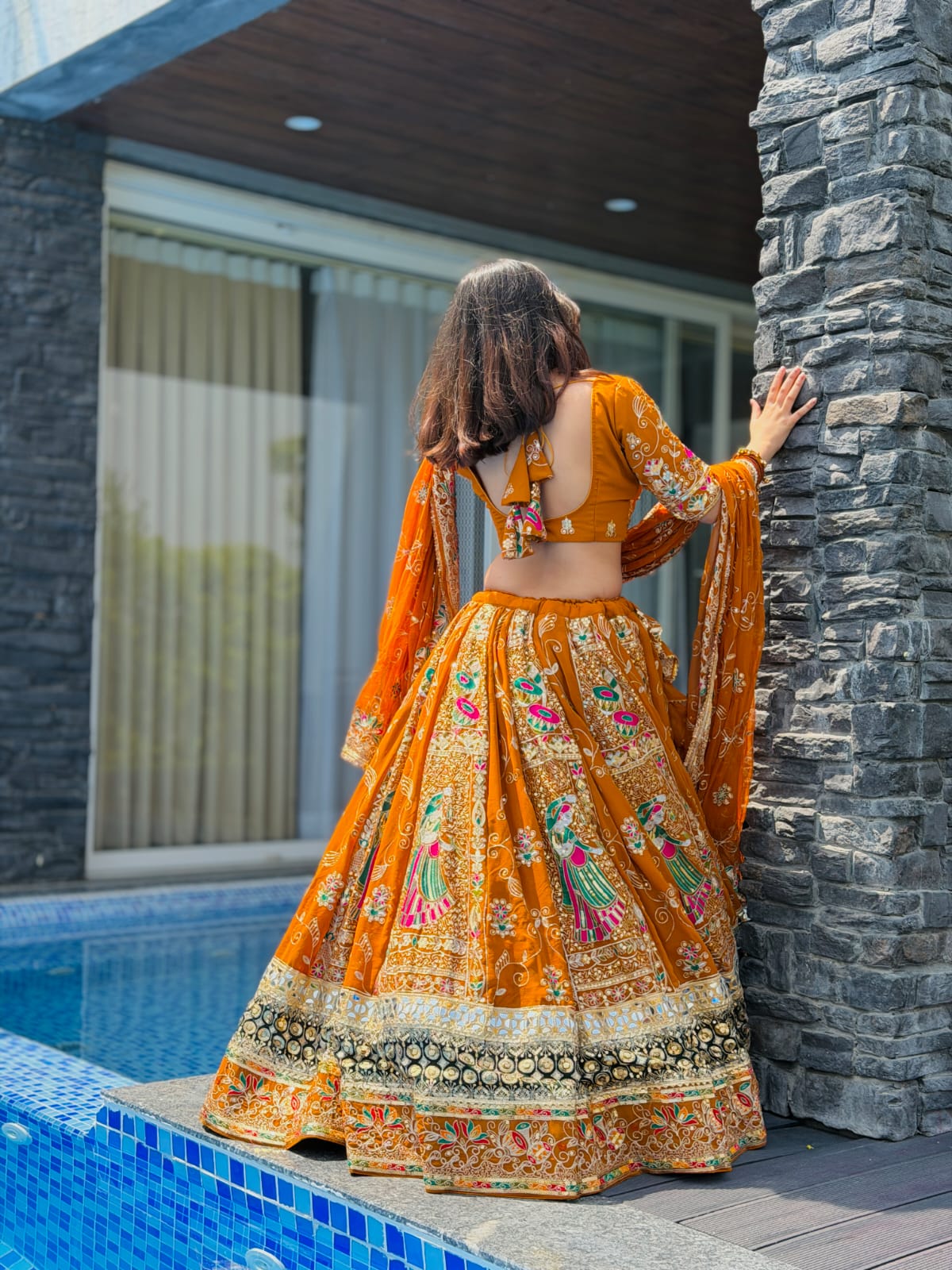 Bindani | Vintage Lahenga With Full Gher With Heavy Cane Cane