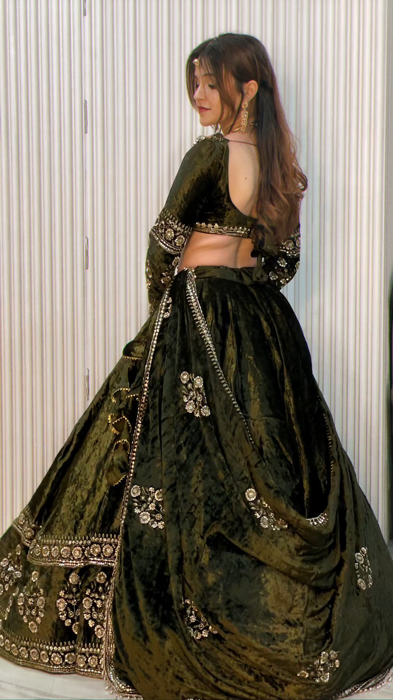 Parineeta Twirl Queen Edit Lehenga – Velvet & Crepe