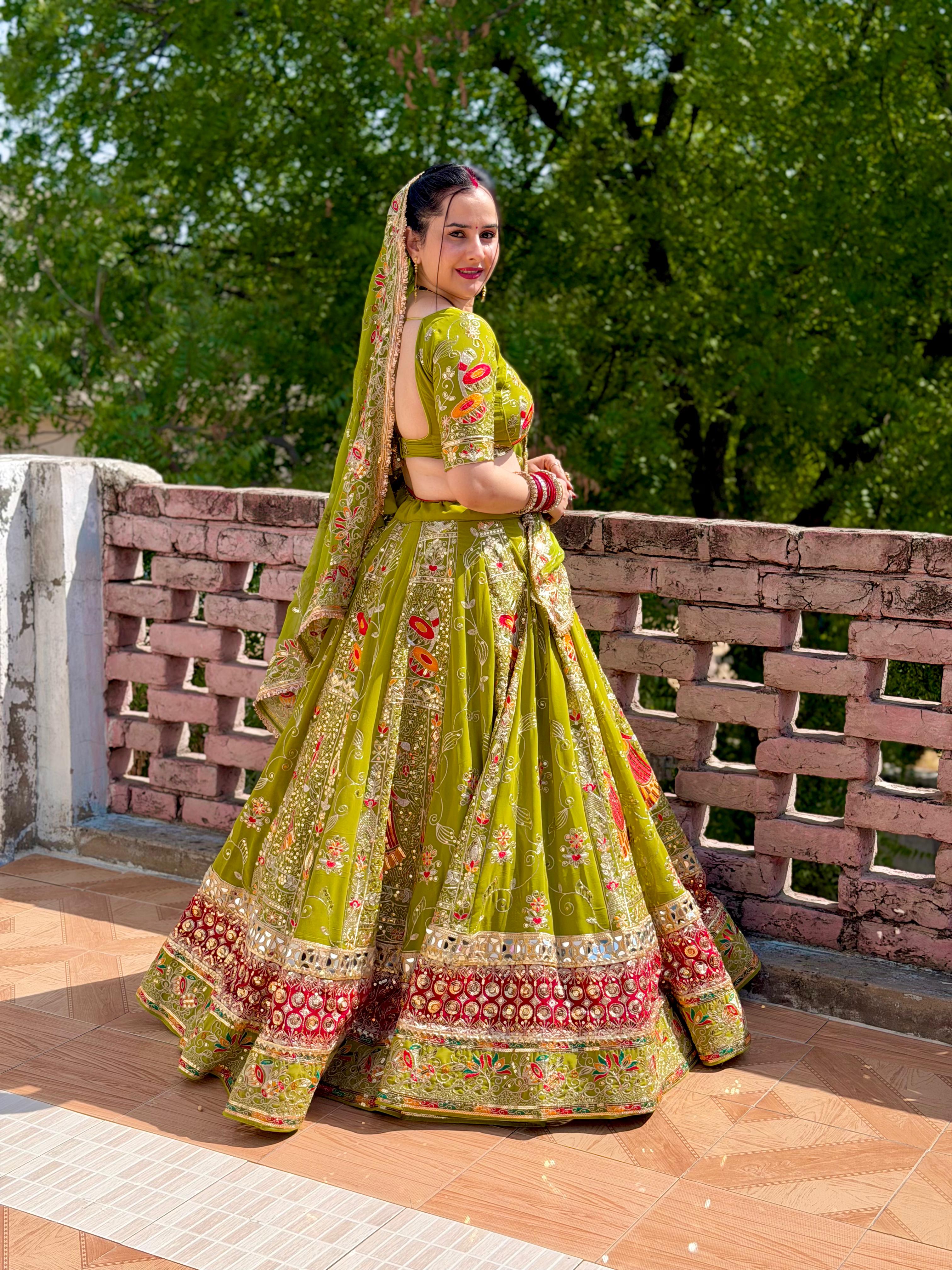 Bindani | Vintage Lahenga With Full Gher With Heavy Cane Cane