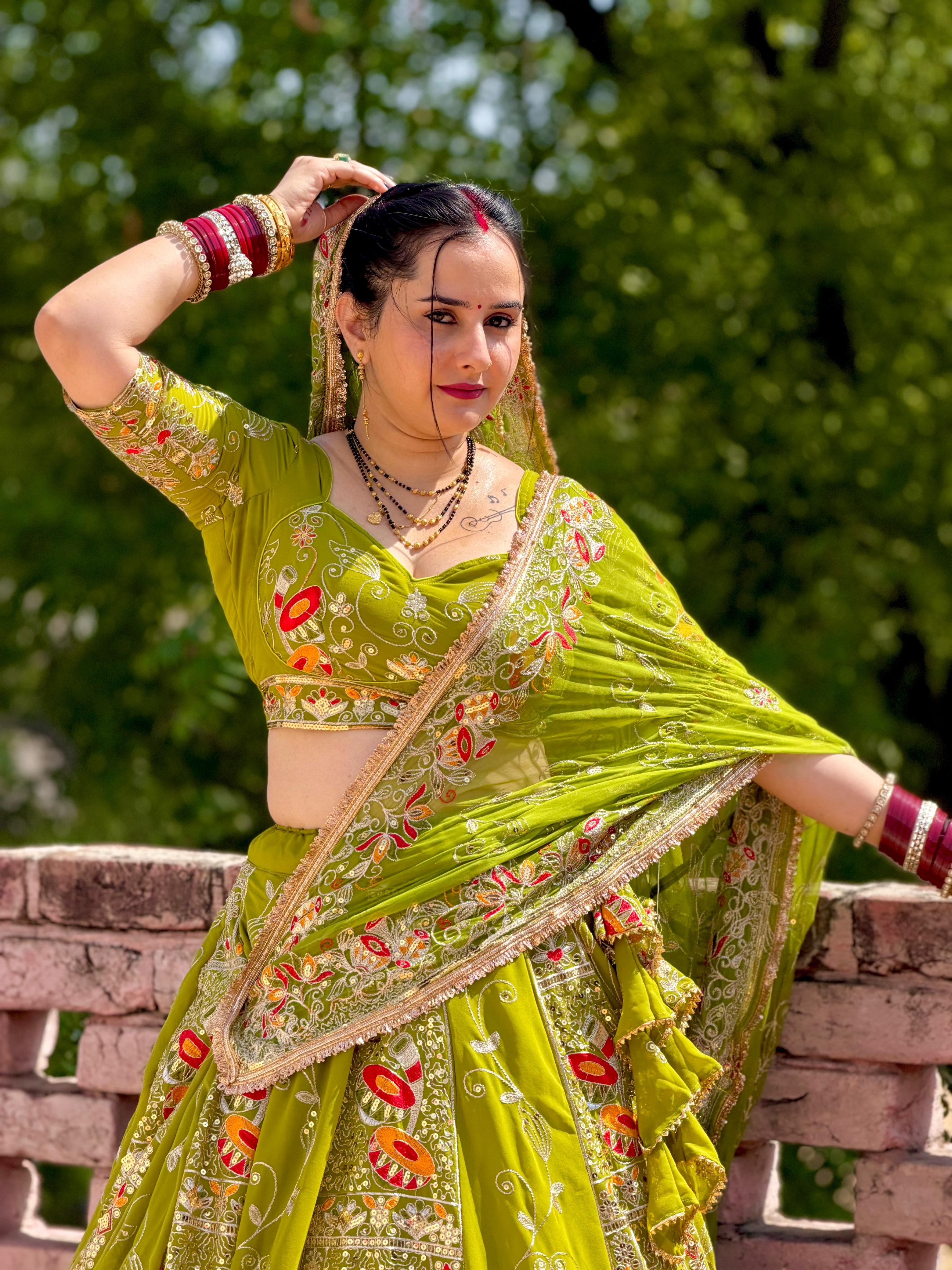 Bindani | Vintage Lahenga With Full Gher With Heavy Cane Cane