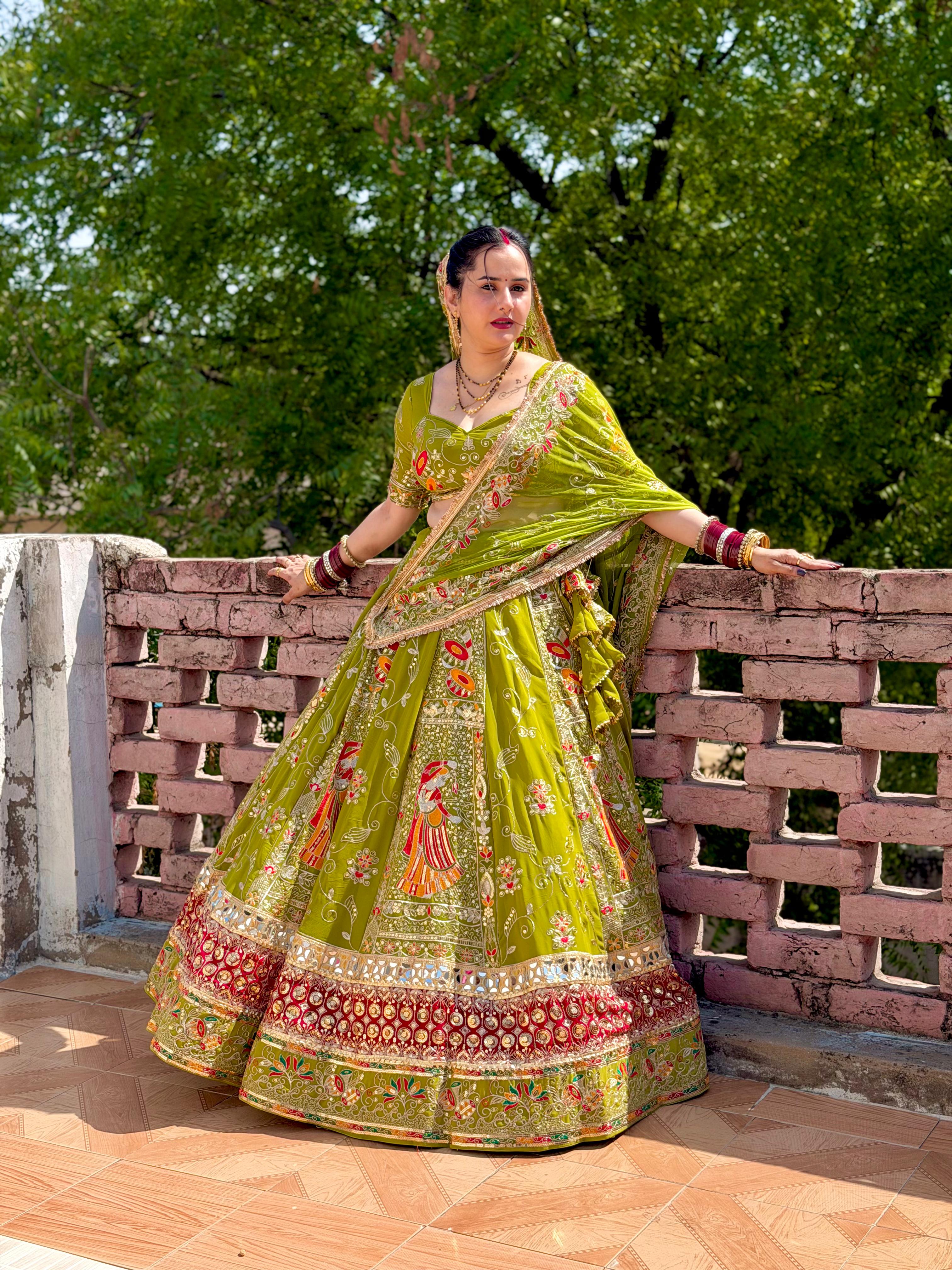 Bindani | Vintage Lahenga With Full Gher With Heavy Cane Cane